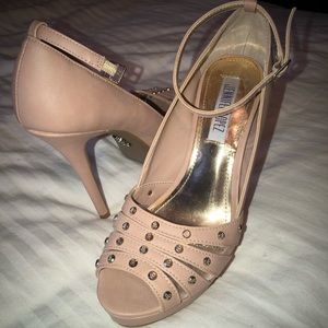 Jennifer Lopez platform heels